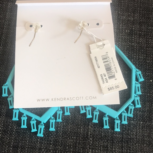 Kendra Scott Earrings. New with tag. Pierced earrings. - Picture 5 of 9